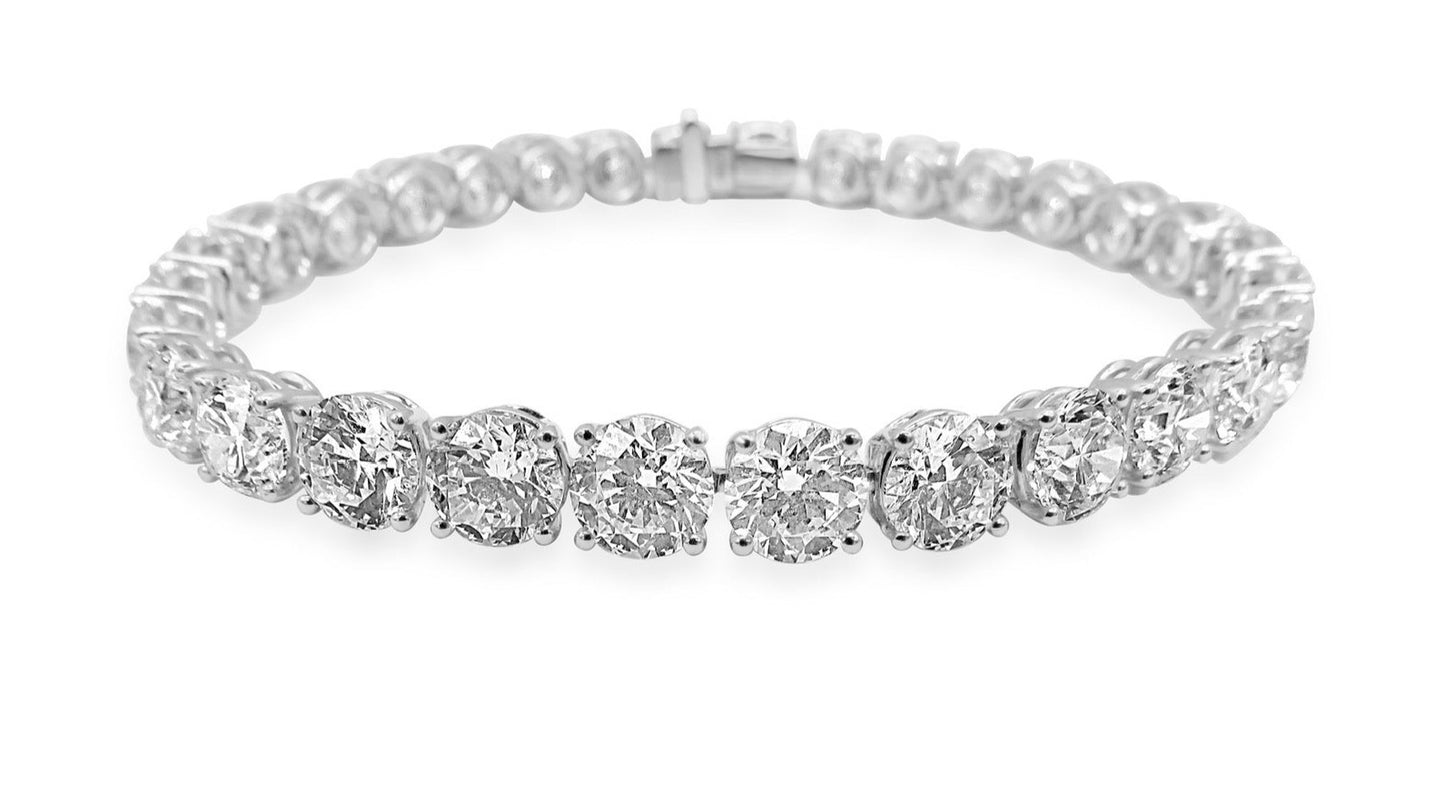 Important Full Diamond Tennis Bracelet