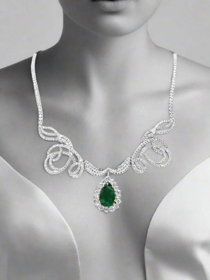 Beautiful Emerald and Diamond Necklace